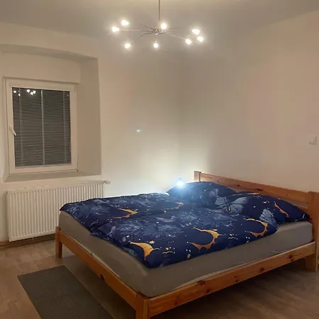 V Okolí Okoře, Nedaleko Prahy A Letiště Apartmán