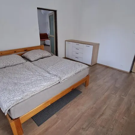 Apartman V Okoli Letiste A Prahy *