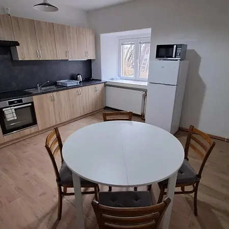 V Okolí Okoře, Nedaleko Prahy A Letiště Apartmán *