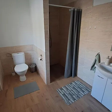 V Okoli Letiste A Prahy * Malé Číčovice