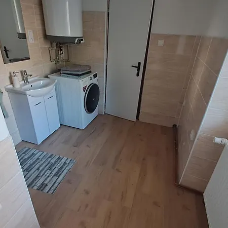 V Okoli Letiste A Prahy Velke Cicovice