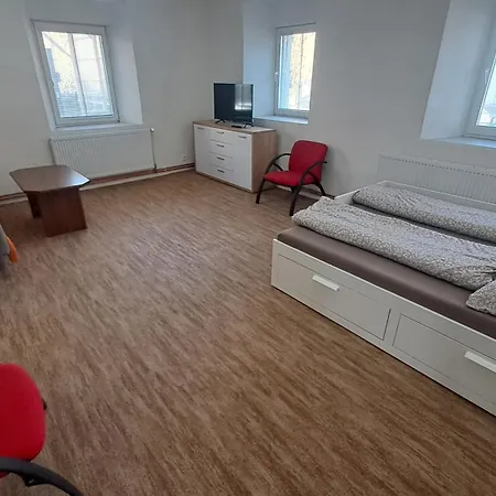 V Okolí Okoře, Nedaleko Prahy A Letiště Apartmán Malé Číčovice