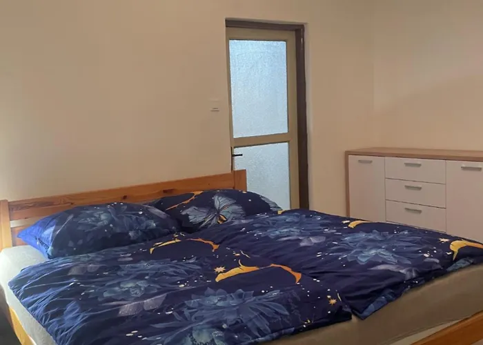 Apartmán V Okolí Okoře, Nedaleko Prahy A Letiště *