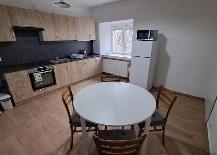 V Okolí Okoře, Nedaleko Prahy A Letiště Apartmán *