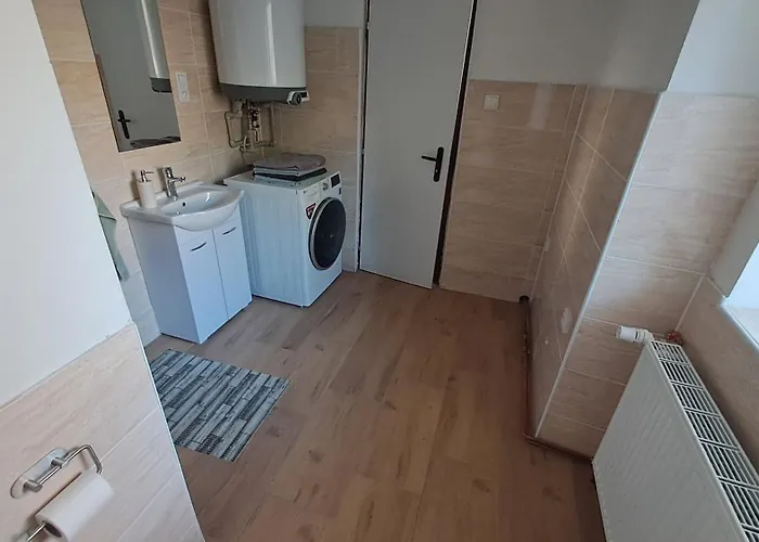 V Okoli Letiste A Prahy Velke Cicovice